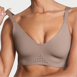 Victoria's Secret Featherweight Medium Sports Bra